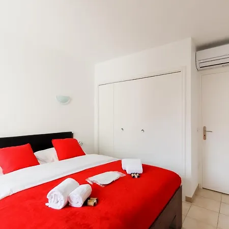 Les Liserons Yourhosthelper *