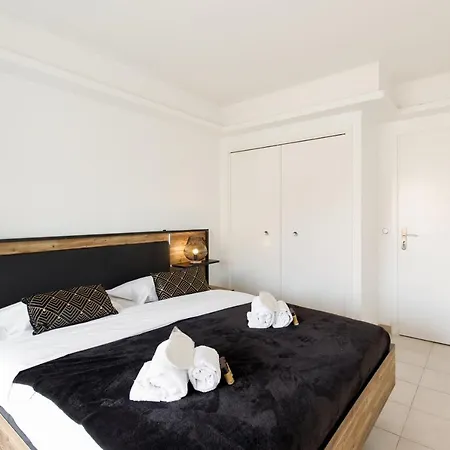 Les Liserons Yourhosthelper